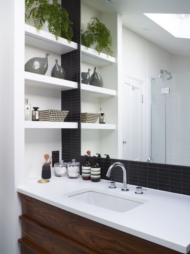 Badezimmerregale organisieren – 10 clevere Bearbeitungs- und Anordnungsstrategien 
