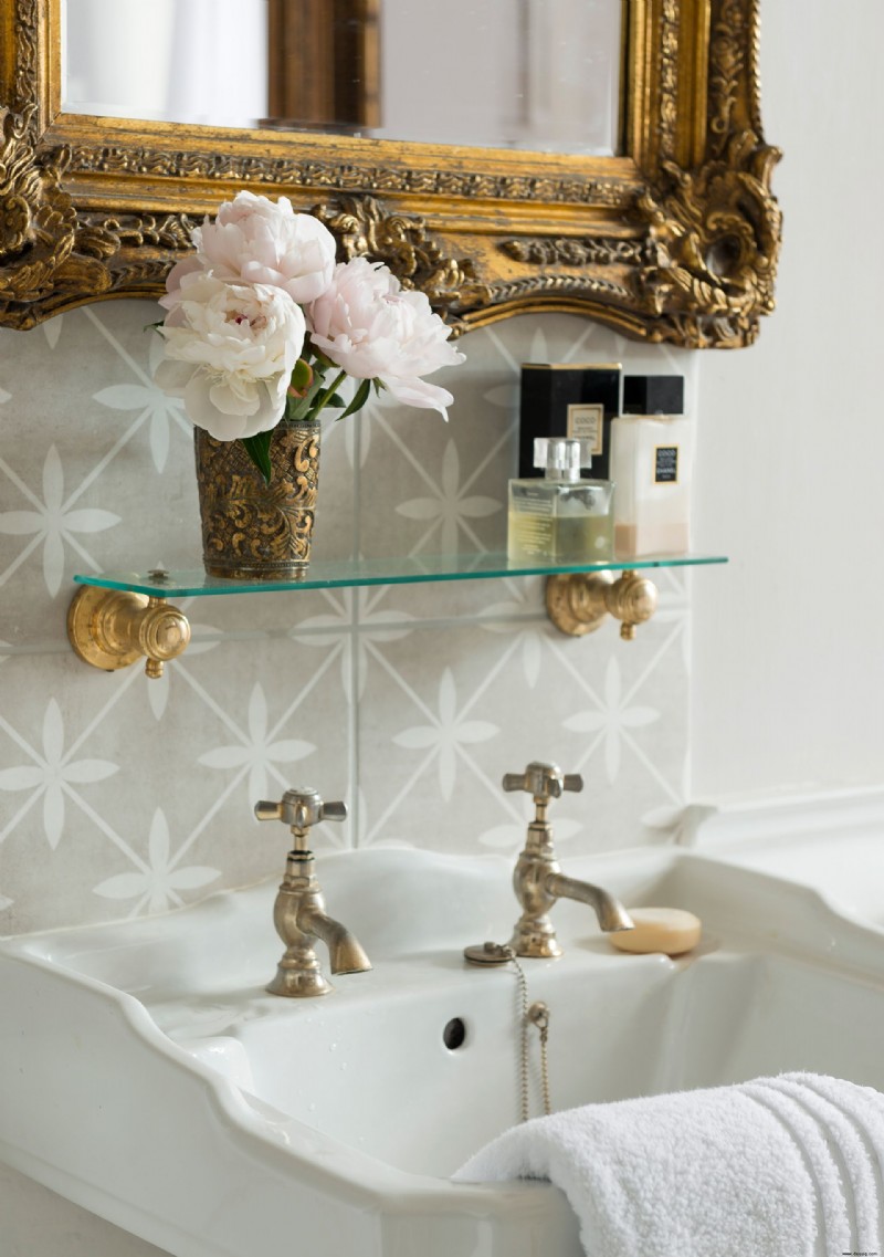 So reinigen Sie ein Waschbecken im Badezimmer – Expertentipps für ein gut geschrubbtes Waschbecken 