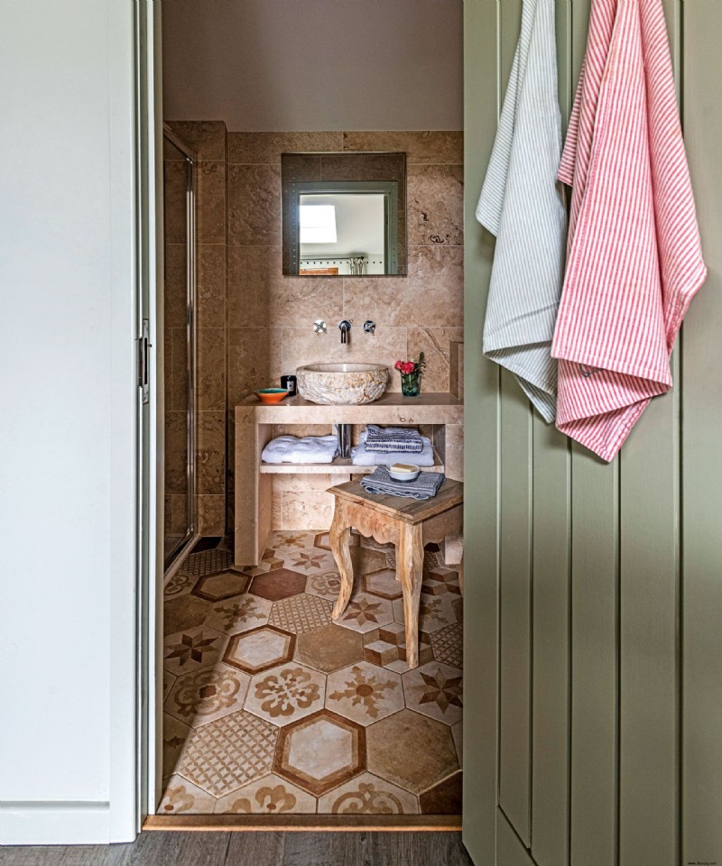 Ideen für Garderoben – 15 Möglichkeiten, Platz für ein zusätzliches Badezimmer oder eine Toilette im Erdgeschoss zu stehlen 