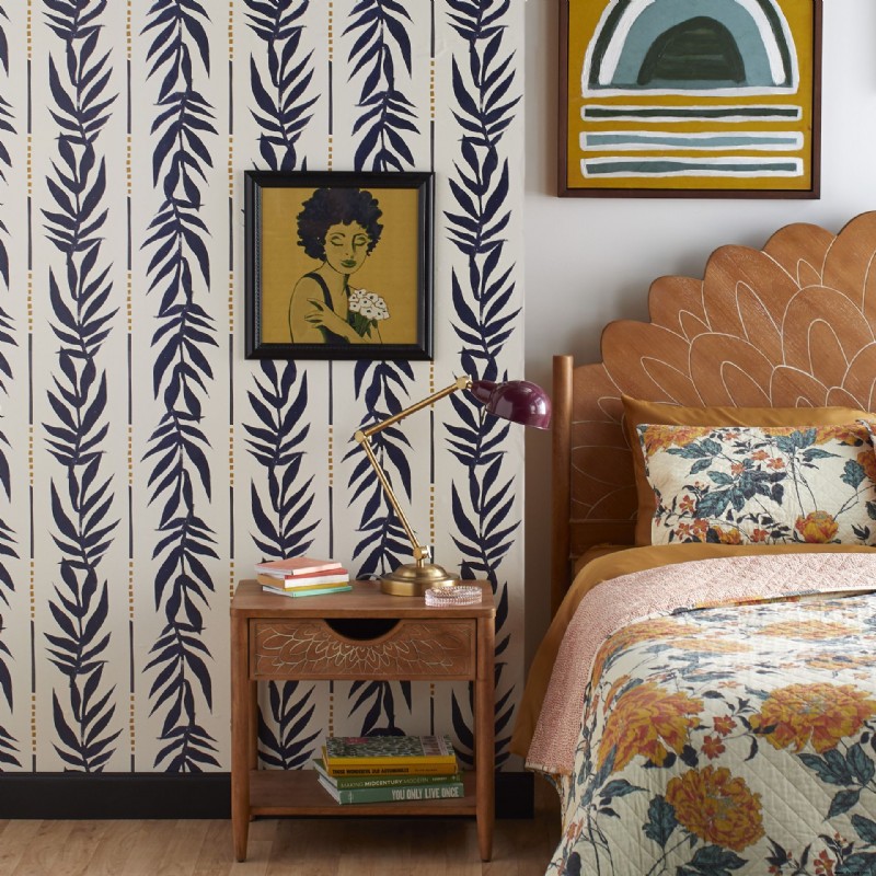 Werfen Sie einen Blick in Drew Barrymores Wohnzimmer – und ahmen Sie ihren Vintage-Stil mit Einkäufen aus ihrer eigenen Einrichtungskollektion nach 