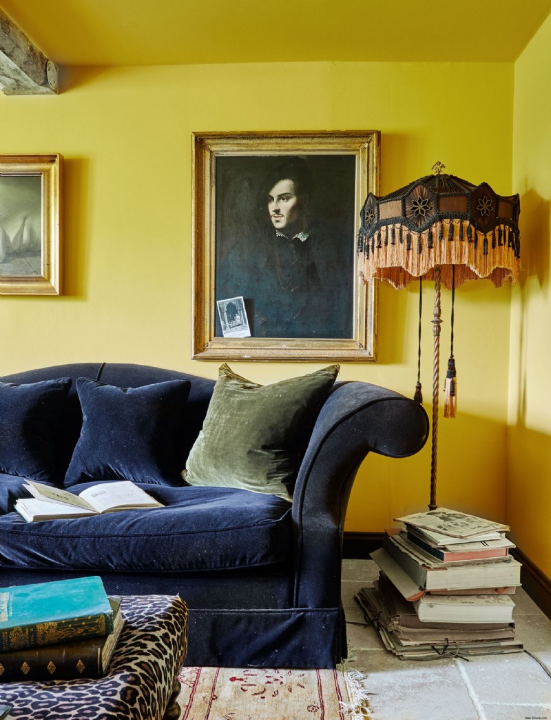 5 Farben, mit denen Sie Ihr Wohnzimmer niemals streichen sollten – laut Innenarchitekten 