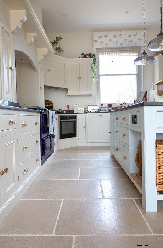 Eine kleine Küche gestalten – wie man einen kompakten Raum geräumig erscheinen lässt 