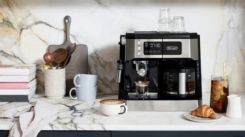 Wie man eine Kaffeemaschine reinigt – und warum man keinen Essig verwenden sollte 