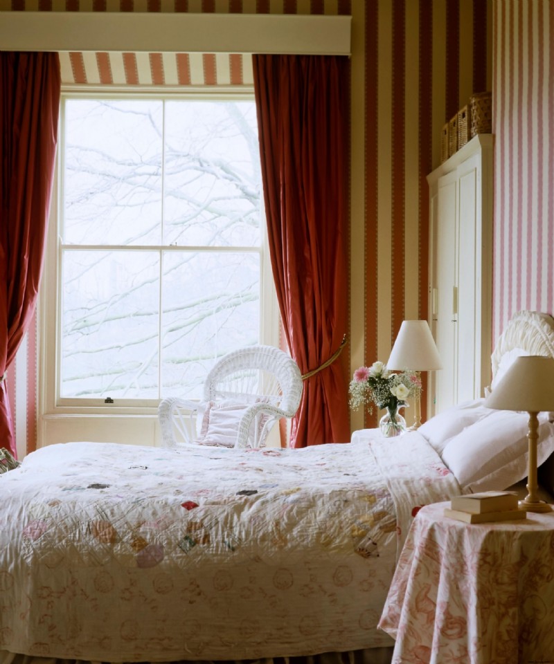 Farben für Schlafzimmervorhänge, die Sie vermeiden sollten – 5 Farbtöne, die Ihren Schlaf beeinträchtigen können 