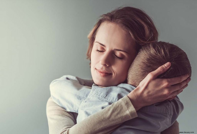 20 beste Zitate, die die schöne Bindung zwischen Mutter und Sohn widerspiegeln