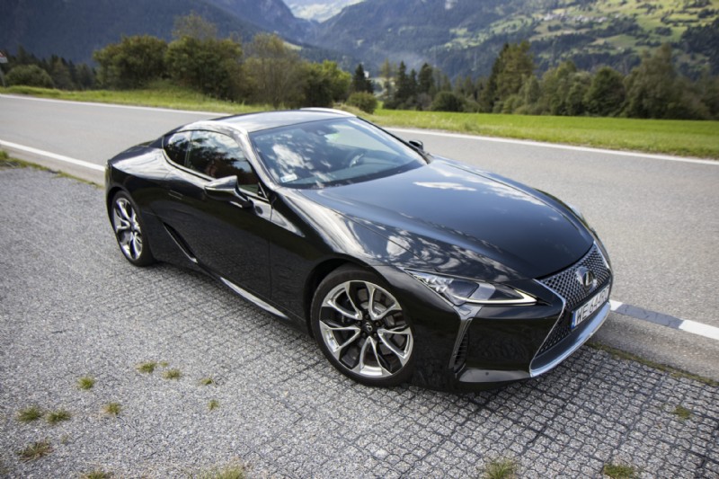 Lexus LC500 Bewertung:GT-Auto-Veredelung verschmolzen mit einem donnernden V8 