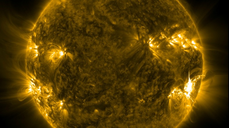 Holey Moly! Drei Löcher sind auf der Sonne aufgebrochen und haben geomagnetische Stürme auf die Erde geschleudert