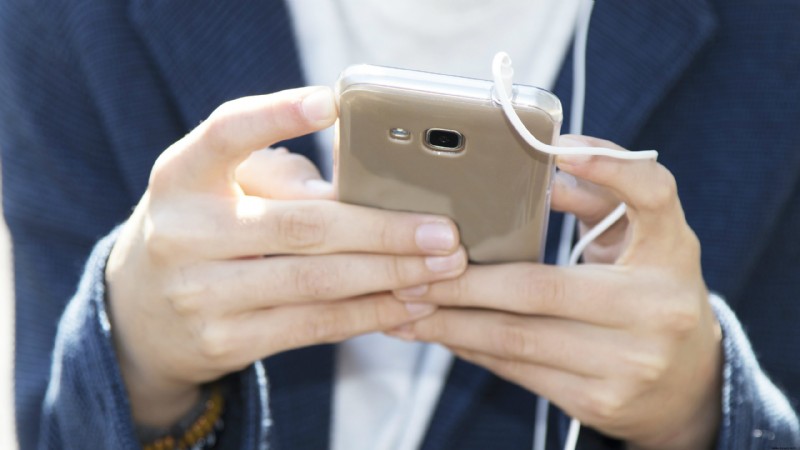 App-verwöhnte Teenager finden eher dubiose Inhalte, wie Studien zeigen