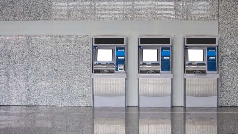 Geldautomaten in ganz Großbritannien schließen und kontaktloses Bezahlen ist schuld
