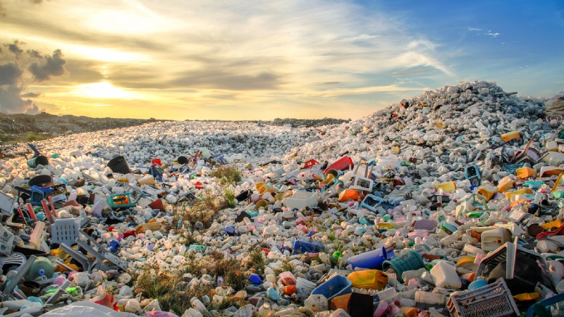 Dein Plastikmüll entlarvt:Wie deine Lieblingsleckereien auf den Müllhaufen kommen