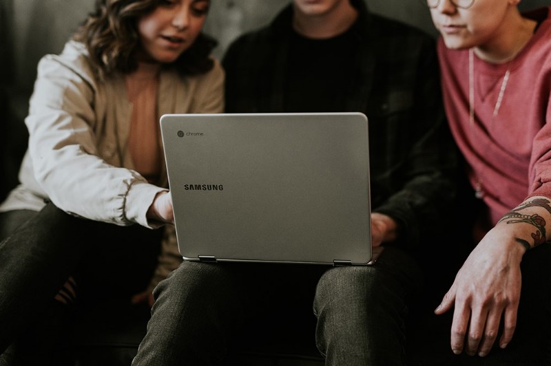 Können Sie Ihren Fire Stick mit einem Chromebook verwenden?